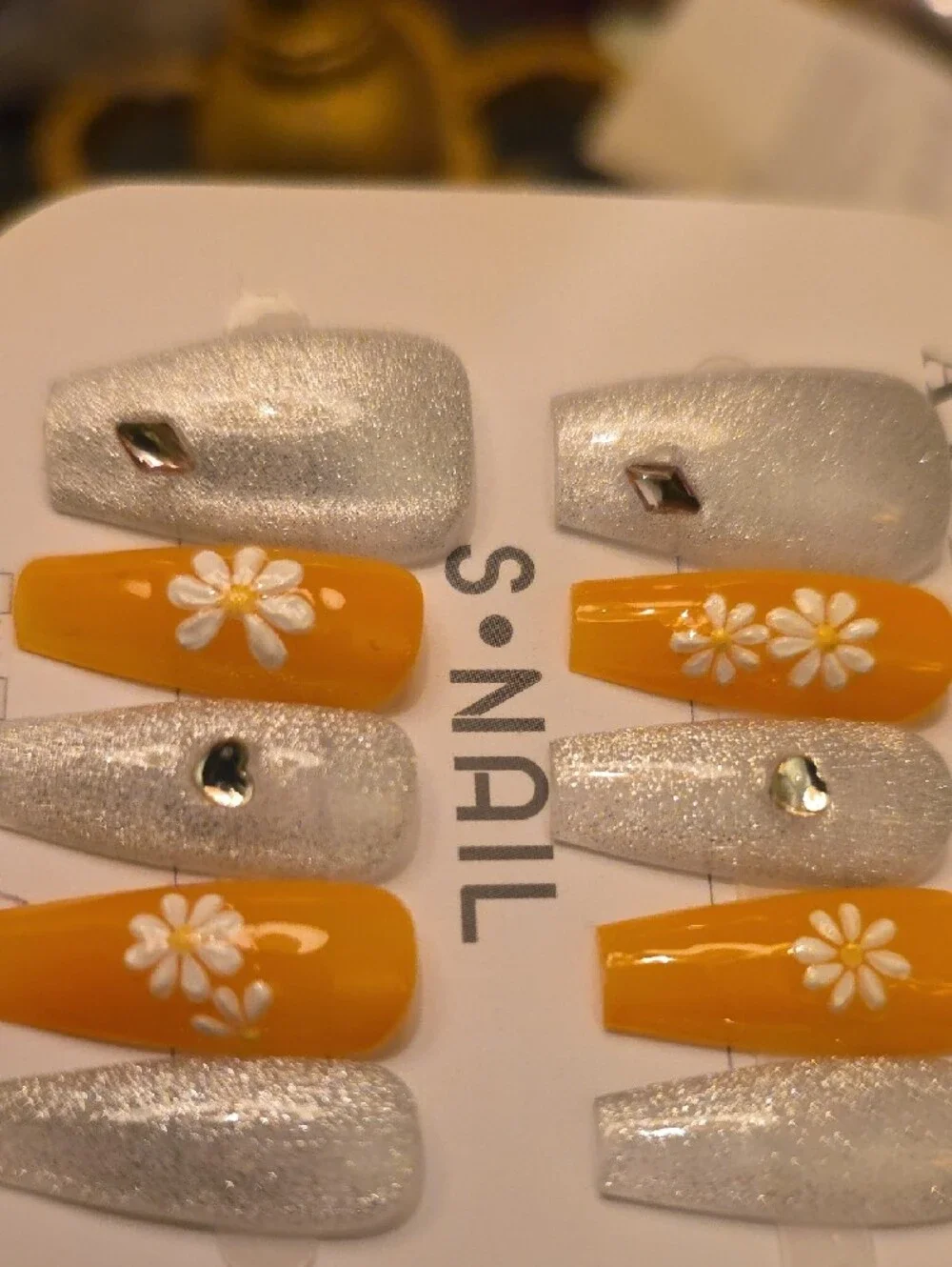 Yellow & Silver Daisy Press-On Nail Set Size Large